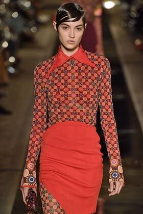 212080 Marineau Starface 2016-10-02 Paris France Paris Fashion week. Pret-a-porter printemps-ete 2017. Defile Givenchy.Paris Fashion week. Ready-to-wear spring-summer 2017 Defile Givenchy. Givenchy, spring-summer 2017 Paris, France Editorial Use Only _sans_perso  Copyright: xMarineaux STAR_212080_034