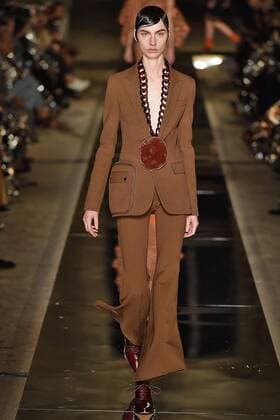 212080 Marineau Starface 2016-10-02 Paris France Paris Fashion week. Pret-a-porter printemps-ete 2017. Defile Givenchy.Paris Fashion week. Ready-to-wear spring-summer 2017 Defile Givenchy. Givenchy, spring-summer 2017 Paris, France Editorial Use Only _sans_perso  Copyright: xMarineaux STAR_212080_052
