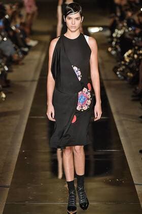 212080 Marineau Starface 2016-10-02 Paris France Paris Fashion week. Pret-a-porter printemps-ete 2017. Defile Givenchy.Paris Fashion week. Ready-to-wear spring-summer 2017 Defile Givenchy. Givenchy, spring-summer 2017 Paris, France Editorial Use Only Jenner, Kendall  Copyright: xMarineaux STAR_212080_065