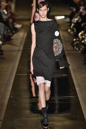 212080 Marineau Starface 2016-10-02 Paris France Paris Fashion week. Pret-a-porter printemps-ete 2017. Defile Givenchy.Paris Fashion week. Ready-to-wear spring-summer 2017 Defile Givenchy. Givenchy, spring-summer 2017 Paris, France Editorial Use Only _sans_perso  Copyright: xMarineaux STAR_212080_068