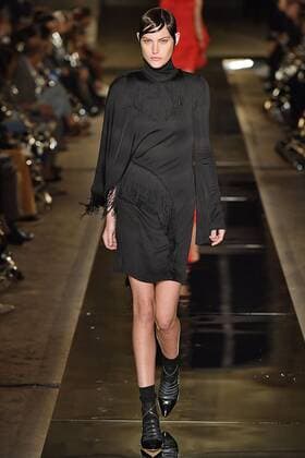 212080 Marineau Starface 2016-10-02 Paris France Paris Fashion week. Pret-a-porter printemps-ete 2017. Defile Givenchy.Paris Fashion week. Ready-to-wear spring-summer 2017 Defile Givenchy. Givenchy, spring-summer 2017 Paris, France Editorial Use Only _sans_perso  Copyright: xMarineaux STAR_212080_073