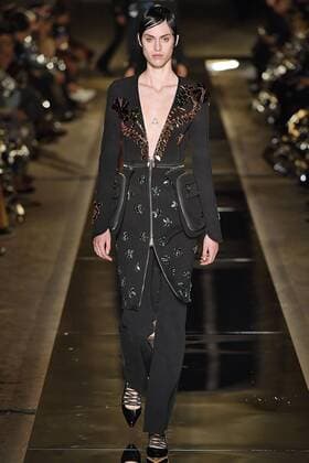 212080 Marineau Starface 2016-10-02 Paris France Paris Fashion week. Pret-a-porter printemps-ete 2017. Defile Givenchy.Paris Fashion week. Ready-to-wear spring-summer 2017 Defile Givenchy. Givenchy, spring-summer 2017 Paris, France Editorial Use Only _sans_perso  Copyright: xMarineaux STAR_212080_083