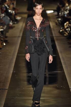 212080 Marineau Starface 2016-10-02 Paris France Paris Fashion week. Pret-a-porter printemps-ete 2017. Defile Givenchy.Paris Fashion week. Ready-to-wear spring-summer 2017 Defile Givenchy. Givenchy, spring-summer 2017 Paris, France Editorial Use Only _sans_perso  Copyright: xMarineaux STAR_212080_086