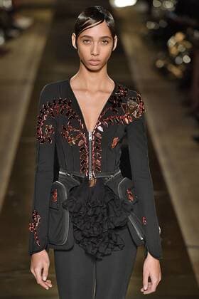 212080 Marineau Starface 2016-10-02 Paris France Paris Fashion week. Pret-a-porter printemps-ete 2017. Defile Givenchy.Paris Fashion week. Ready-to-wear spring-summer 2017 Defile Givenchy. Givenchy, spring-summer 2017 Paris, France Editorial Use Only _sans_perso  Copyright: xMarineaux STAR_212080_087