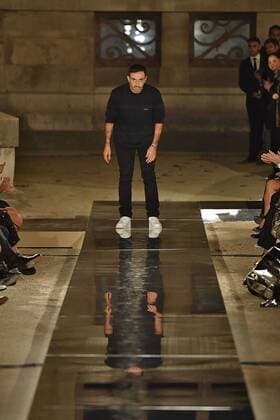 212080 Marineau Starface 2016-10-02 Paris France Paris Fashion week. Pret-a-porter printemps-ete 2017. Defile Givenchy.Paris Fashion week. Ready-to-wear spring-summer 2017 Defile Givenchy. Givenchy, spring-summer 2017 Paris, France Editorial Use Only  Copyright: xMarineaux STAR_212080_095