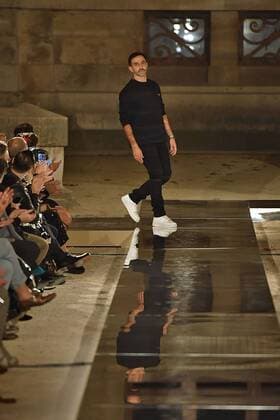 212080 Marineau Starface 2016-10-02 Paris France Paris Fashion week. Pret-a-porter printemps-ete 2017. Defile Givenchy.Paris Fashion week. Ready-to-wear spring-summer 2017 Defile Givenchy. Givenchy, spring-summer 2017 Paris, France Editorial Use Only  Copyright: xMarineaux STAR_212080_096
