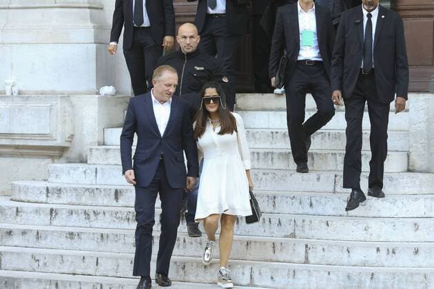 Francois Henri Pinault et Salma Hayek CELEBRITES : Ankunft zur Modenschau von Stella McCartney - Paris - 03 10 2016 GwendolineLeGoff Panoramic 