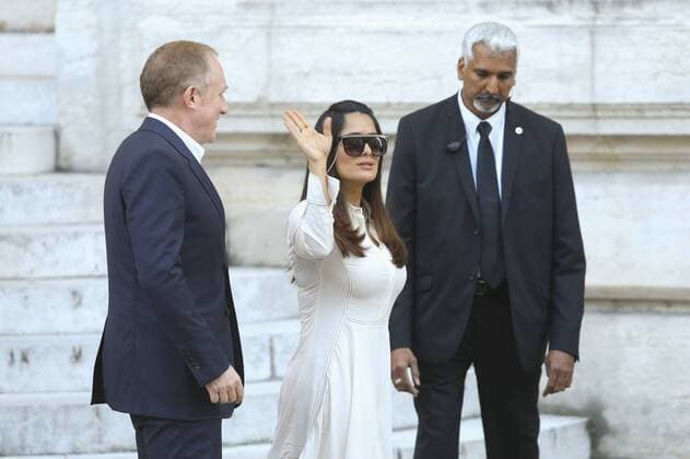 Francois Henri Pinault et Salma Hayek CELEBRITES : Ankunft zur Modenschau von Stella McCartney - Paris - 03 10 2016 GwendolineLeGoff Panoramic 