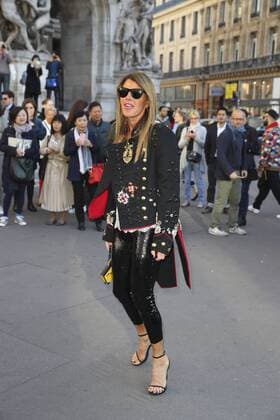 Anna Dello Russo CELEBRITES : Ankunft zur Modenschau von Stella McCartney - Paris - 03 10 2016 GwendolineLeGoff Panoramic 