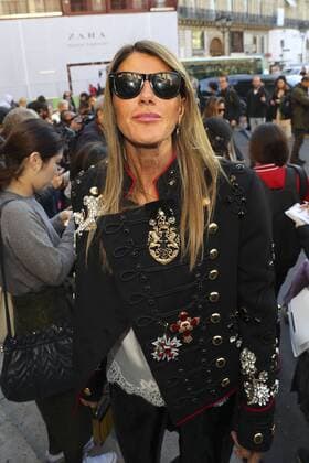 Anna Dello Russo CELEBRITES : Ankunft zur Modenschau von Stella McCartney - Paris - 03 10 2016 GwendolineLeGoff Panoramic 