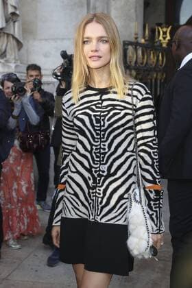Natalia Vodianova CELEBRITES : Ankunft zur Modenschau von Stella McCartney - Paris - 03 10 2016 GwendolineLeGoff Panoramic 