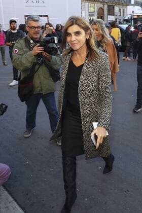 Carine Roitfeld CELEBRITES : Ankunft zur Modenschau von Stella McCartney - Paris - 03 10 2016 GwendolineLeGoff Panoramic 