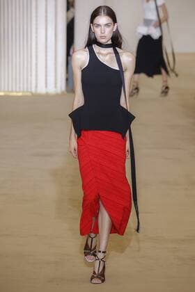 212088 Marineau Starface 2016-10-02 Paris France Paris Fashion week. Pret-a-porter printemps-ete 2017. Defile Roland Mouret. Roland Mouret , spring -summer 2017Paris, France Paris Fashion week. Ready-to-wear spring-summer 2017 Defile Roland Mouret. Editorial Use Only _sans_perso  Copyright: xMarineaux STAR_212088_008