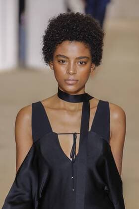 212088 Marineau Starface 2016-10-02 Paris France Paris Fashion week. Pret-a-porter printemps-ete 2017. Defile Roland Mouret. Roland Mouret , spring -summer 2017Paris, France Paris Fashion week. Ready-to-wear spring-summer 2017 Defile Roland Mouret. Editorial Use Only _sans_perso  Copyright: xMarineaux STAR_212088_015