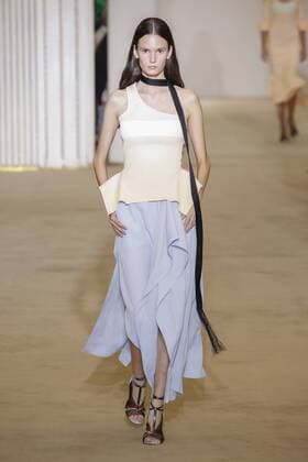 212088 Marineau Starface 2016-10-02 Paris France Paris Fashion week. Pret-a-porter printemps-ete 2017. Defile Roland Mouret. Roland Mouret , spring -summer 2017Paris, France Paris Fashion week. Ready-to-wear spring-summer 2017 Defile Roland Mouret. Editorial Use Only _sans_perso  Copyright: xMarineaux STAR_212088_025