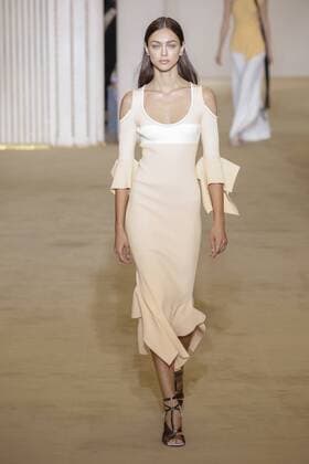212088 Marineau Starface 2016-10-02 Paris France Paris Fashion week. Pret-a-porter printemps-ete 2017. Defile Roland Mouret. Roland Mouret , spring -summer 2017Paris, France Paris Fashion week. Ready-to-wear spring-summer 2017 Defile Roland Mouret. Editorial Use Only _sans_perso  Copyright: xMarineaux STAR_212088_026