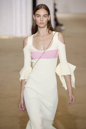 212088 Marineau Starface 2016-10-02 Paris France Paris Fashion week. Pret-a-porter printemps-ete 2017. Defile Roland Mouret. Roland Mouret , spring -summer 2017Paris, France Paris Fashion week. Ready-to-wear spring-summer 2017 Defile Roland Mouret. Editorial Use Only _sans_perso  Copyright: xMarineaux STAR_212088_029