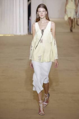 212088 Marineau Starface 2016-10-02 Paris France Paris Fashion week. Pret-a-porter printemps-ete 2017. Defile Roland Mouret. Roland Mouret , spring -summer 2017Paris, France Paris Fashion week. Ready-to-wear spring-summer 2017 Defile Roland Mouret. Editorial Use Only _sans_perso  Copyright: xMarineaux STAR_212088_030