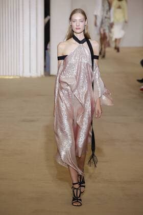 212088 Marineau Starface 2016-10-02 Paris France Paris Fashion week. Pret-a-porter printemps-ete 2017. Defile Roland Mouret. Roland Mouret , spring -summer 2017Paris, France Paris Fashion week. Ready-to-wear spring-summer 2017 Defile Roland Mouret. Editorial Use Only _sans_perso  Copyright: xMarineaux STAR_212088_034