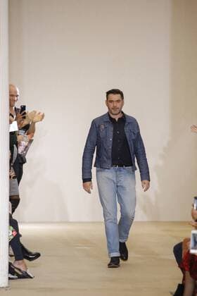 212088 Marineau Starface 2016-10-02 Paris France Paris Fashion week. Pret-a-porter printemps-ete 2017. Defile Roland Mouret. Roland Mouret , spring -summer 2017Paris, France Paris Fashion week. Ready-to-wear spring-summer 2017 Defile Roland Mouret. Editorial Use Only Mouret, Roland  Copyright: xMarineaux STAR_212088_049