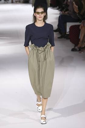 Paris Fashion Week - Stella McCartney Modenschau 212098 Marineau Starface 2016-10-03 Paris France Paris Fashion week. Pret-a-porter printemps-ete 2017. Defile Stella McCartney. Stella McCartney, spring-summer 2017 Paris, France Paris Fashion week. Ready-to-wear spring-summer 2017 Defile Stella McCartney. Editorial Use Only _sans_perso  Copyright: xMarineaux STAR_212098_007