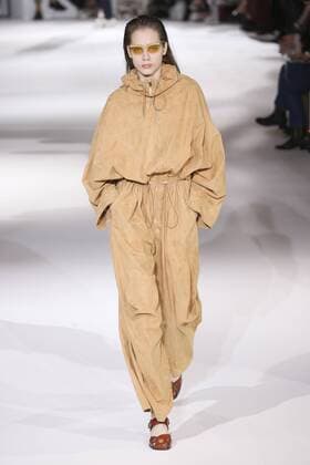 Paris Fashion Week - Stella McCartney Modenschau 212098 Marineau Starface 2016-10-03 Paris France Paris Fashion week. Pret-a-porter printemps-ete 2017. Defile Stella McCartney. Stella McCartney, spring-summer 2017 Paris, France Paris Fashion week. Ready-to-wear spring-summer 2017 Defile Stella McCartney. Editorial Use Only _sans_perso  Copyright: xMarineaux STAR_212098_008