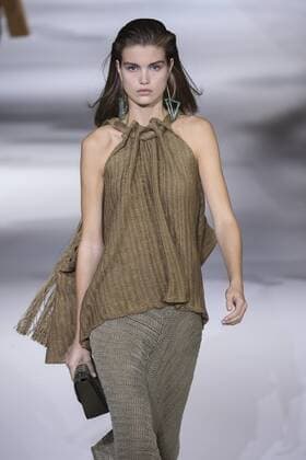 Paris Fashion Week - Stella McCartney Modenschau 212098 Marineau Starface 2016-10-03 Paris France Paris Fashion week. Pret-a-porter printemps-ete 2017. Defile Stella McCartney. Stella McCartney, spring-summer 2017 Paris, France Paris Fashion week. Ready-to-wear spring-summer 2017 Defile Stella McCartney. Editorial Use Only _sans_perso  Copyright: xMarineaux STAR_212098_014