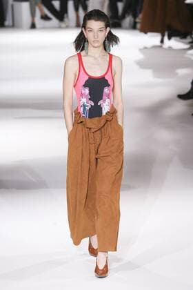 Paris Fashion Week - Stella McCartney Modenschau 212098 Marineau Starface 2016-10-03 Paris France Paris Fashion week. Pret-a-porter printemps-ete 2017. Defile Stella McCartney. Stella McCartney, spring-summer 2017 Paris, France Paris Fashion week. Ready-to-wear spring-summer 2017 Defile Stella McCartney. Editorial Use Only _sans_perso  Copyright: xMarineaux STAR_212098_027