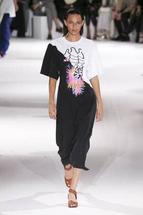 Paris Fashion Week - Stella McCartney Modenschau 212098 Marineau Starface 2016-10-03 Paris France Paris Fashion week. Pret-a-porter printemps-ete 2017. Defile Stella McCartney. Stella McCartney, spring-summer 2017 Paris, France Paris Fashion week. Ready-to-wear spring-summer 2017 Defile Stella McCartney. Editorial Use Only _sans_perso  Copyright: xMarineaux STAR_212098_031