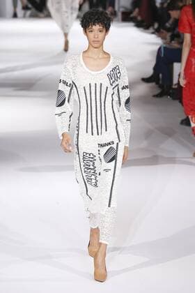 Paris Fashion Week - Stella McCartney Modenschau 212098 Marineau Starface 2016-10-03 Paris France Paris Fashion week. Pret-a-porter printemps-ete 2017. Defile Stella McCartney. Stella McCartney, spring-summer 2017 Paris, France Paris Fashion week. Ready-to-wear spring-summer 2017 Defile Stella McCartney. Editorial Use Only _sans_perso  Copyright: xMarineaux STAR_212098_042