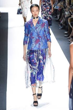 Paris Fashion Week - Leonard Modenschau 212099 Marineau Starface 2016-10-03 Paris France Paris Fashion week. Pret-a-porter printemps-ete 2017. Defile Leonard Paris. Leonard Paris, spring-summer 2017 Paris, France Editorial Use Only _sans_perso  Copyright: xMarineaux STAR_212099_005