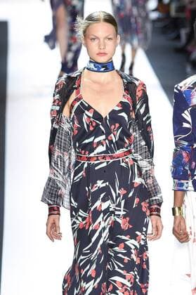 Paris Fashion Week - Leonard Modenschau 212099 Marineau Starface 2016-10-03 Paris France Paris Fashion week. Pret-a-porter printemps-ete 2017. Defile Leonard Paris. Leonard Paris, spring-summer 2017 Paris, France Editorial Use Only _sans_perso  Copyright: xMarineaux STAR_212099_009