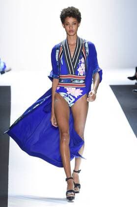 Paris Fashion Week - Leonard Modenschau 212099 Marineau Starface 2016-10-03 Paris France Paris Fashion week. Pret-a-porter printemps-ete 2017. Defile Leonard Paris. Leonard Paris, spring-summer 2017 Paris, France Editorial Use Only _sans_perso  Copyright: xMarineaux STAR_212099_013