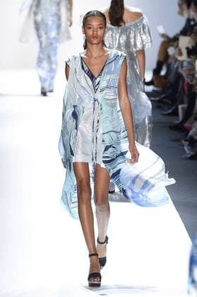 Paris Fashion Week - Leonard Modenschau 212099 Marineau Starface 2016-10-03 Paris France Paris Fashion week. Pret-a-porter printemps-ete 2017. Defile Leonard Paris. Leonard Paris, spring-summer 2017 Paris, France Editorial Use Only _sans_perso  Copyright: xMarineaux STAR_212099_026