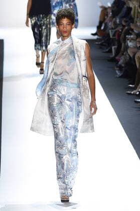 Paris Fashion Week - Leonard Modenschau 212099 Marineau Starface 2016-10-03 Paris France Paris Fashion week. Pret-a-porter printemps-ete 2017. Defile Leonard Paris. Leonard Paris, spring-summer 2017 Paris, France Editorial Use Only _sans_perso  Copyright: xMarineaux STAR_212099_028