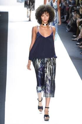 Paris Fashion Week - Leonard Modenschau 212099 Marineau Starface 2016-10-03 Paris France Paris Fashion week. Pret-a-porter printemps-ete 2017. Defile Leonard Paris. Leonard Paris, spring-summer 2017 Paris, France Editorial Use Only _sans_perso  Copyright: xMarineaux STAR_212099_029