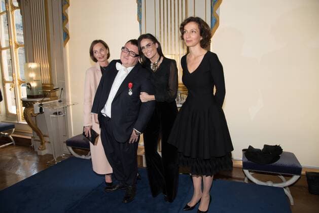 Paris Fashion Week - Ehrung für Alber Elbaz 212102 Serge Arnal Starface 2016-10-03 Paris France Alber Elbaz decore Officier de la Legion d honneur a Paris. Ceremonie de remise des insignes d Officier de la Legion d honneur o Alber Elbaz. Demi Moore. Alber Elbaz decorated Officer of the Legion of Honor in Paris. Scott-Thomas, Kristin; Moore, Demi; Elbaz, Alber; Azoulay, Audrey  Copyright: xSergexArnalx xStarfacex STAR_212102_038