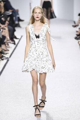 Paris Fashion Week - Giambattista Valli Modenschau 212111 Marineau Starface 2016-10-03 Paris France Paris Fashion Week. défilé PAP Printemps-Eté 2017. Giambattista Valli. Editorial use only  Copyright: xMarineaux STAR_212111_002