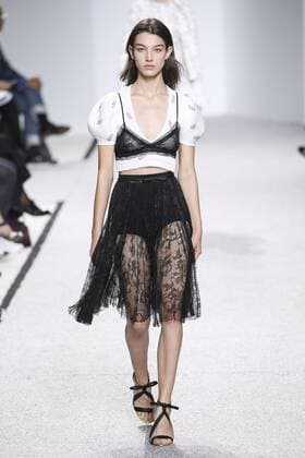 Paris Fashion Week - Giambattista Valli Modenschau 212111 Marineau Starface 2016-10-03 Paris France Paris Fashion Week. défilé PAP Printemps-Eté 2017. Giambattista Valli. Editorial use only  Copyright: xMarineaux STAR_212111_003