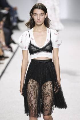 Paris Fashion Week - Giambattista Valli Modenschau 212111 Marineau Starface 2016-10-03 Paris France Paris Fashion Week. défilé PAP Printemps-Eté 2017. Giambattista Valli. Editorial use only  Copyright: xMarineaux STAR_212111_004
