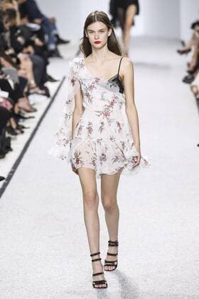 Paris Fashion Week - Giambattista Valli Modenschau 212111 Marineau Starface 2016-10-03 Paris France Paris Fashion Week. défilé PAP Printemps-Eté 2017. Giambattista Valli. Editorial use only  Copyright: xMarineaux STAR_212111_010