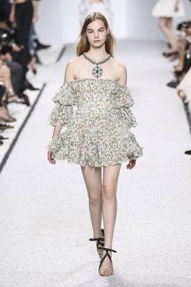 Paris Fashion Week - Giambattista Valli Modenschau 212111 Marineau Starface 2016-10-03 Paris France Paris Fashion Week. défilé PAP Printemps-Eté 2017. Giambattista Valli. Editorial use only  Copyright: xMarineaux STAR_212111_014