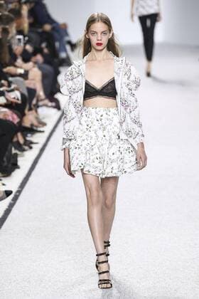 Paris Fashion Week - Giambattista Valli Modenschau 212111 Marineau Starface 2016-10-03 Paris France Paris Fashion Week. défilé PAP Printemps-Eté 2017. Giambattista Valli. Editorial use only  Copyright: xMarineaux STAR_212111_015