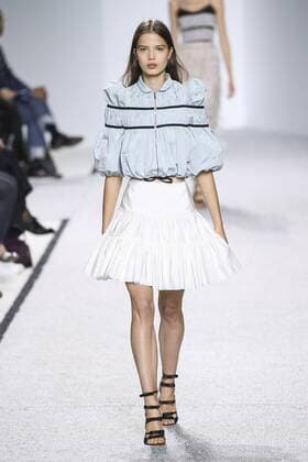 Paris Fashion Week - Giambattista Valli Modenschau 212111 Marineau Starface 2016-10-03 Paris France Paris Fashion Week. défilé PAP Printemps-Eté 2017. Giambattista Valli. Editorial use only  Copyright: xMarineaux STAR_212111_017