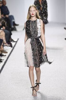 Paris Fashion Week - Giambattista Valli Modenschau 212111 Marineau Starface 2016-10-03 Paris France Paris Fashion Week. défilé PAP Printemps-Eté 2017. Giambattista Valli. Editorial use only  Copyright: xMarineaux STAR_212111_025