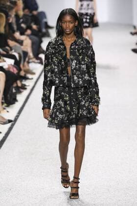 Paris Fashion Week - Giambattista Valli Modenschau 212111 Marineau Starface 2016-10-03 Paris France Paris Fashion Week. défilé PAP Printemps-Eté 2017. Giambattista Valli. Editorial use only  Copyright: xMarineaux STAR_212111_026