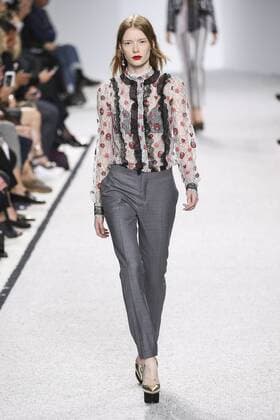 Paris Fashion Week - Giambattista Valli Modenschau 212111 Marineau Starface 2016-10-03 Paris France Paris Fashion Week. défilé PAP Printemps-Eté 2017. Giambattista Valli. Editorial use only  Copyright: xMarineaux STAR_212111_033