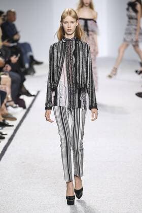 Paris Fashion Week - Giambattista Valli Modenschau 212111 Marineau Starface 2016-10-03 Paris France Paris Fashion Week. défilé PAP Printemps-Eté 2017. Giambattista Valli. Editorial use only  Copyright: xMarineaux STAR_212111_034