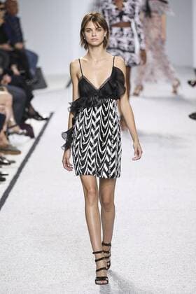 Paris Fashion Week - Giambattista Valli Modenschau 212111 Marineau Starface 2016-10-03 Paris France Paris Fashion Week. défilé PAP Printemps-Eté 2017. Giambattista Valli. Editorial use only  Copyright: xMarineaux STAR_212111_039