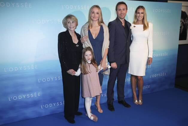 Premiere von l Odyssee in Paris - Francine Cousteau Alexandra Cousteau Philippe Cousteau and wife Ashlan Gorse avec leur fille CELEBRITIES : Premiere l Odyssee - Paris - 03 10 2016 GwendolineLeGoff Panoramic 